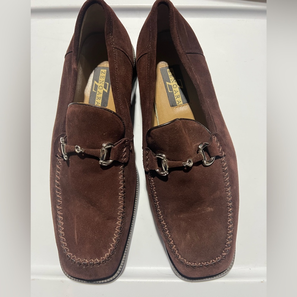 Zengara Men’s Brown Suede Loafers with Silver Detailing - Picture 2 of 8